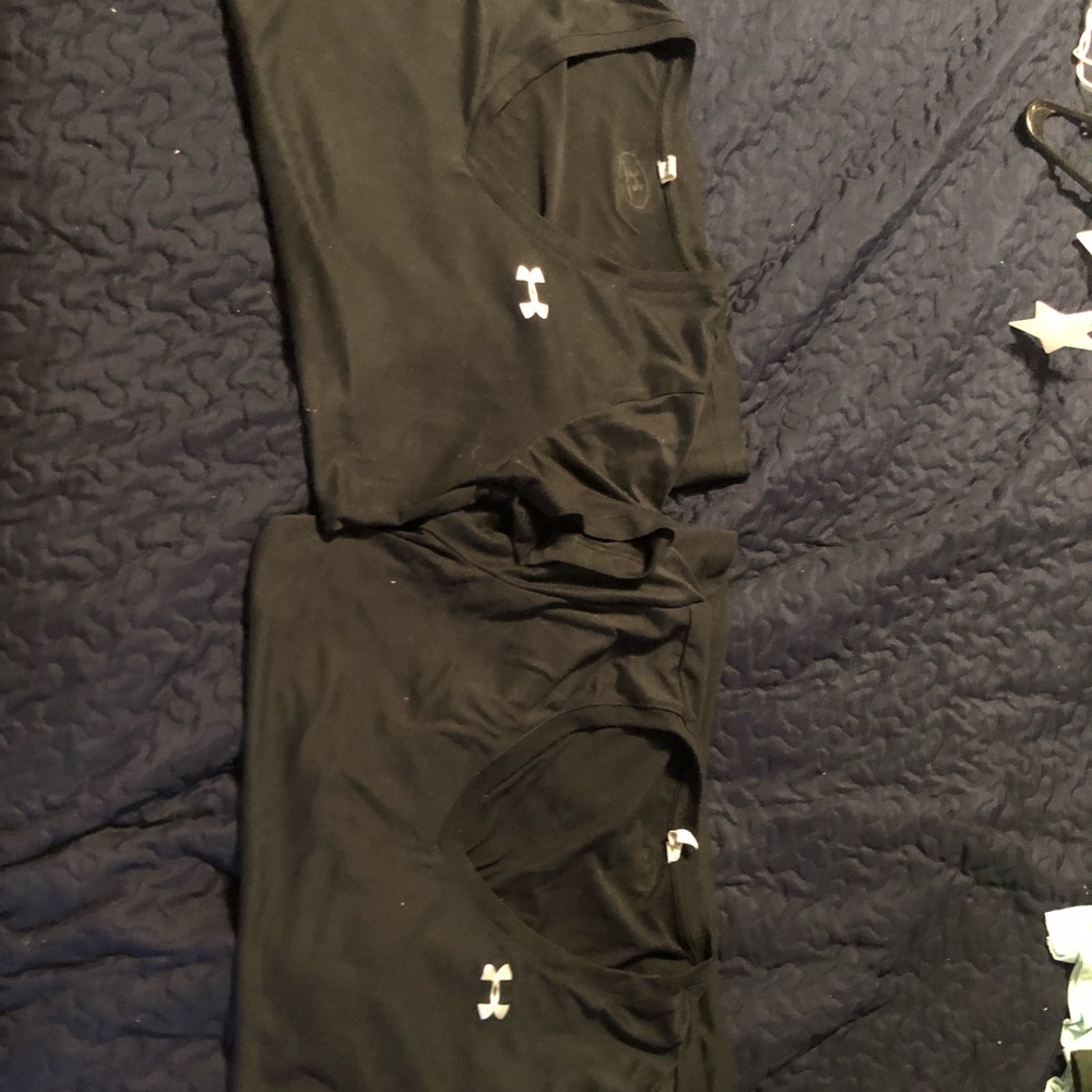 Women’s under armour vneck black tees